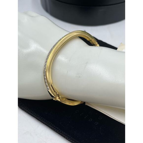 SWAROVSKI Vintage Swan Signed
Blinding Ice Crystal Hinged Bangle Gold Tone - Picture 5 of 15